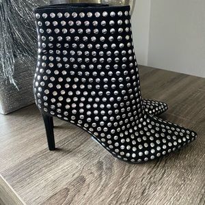 Black studded bootie🖤